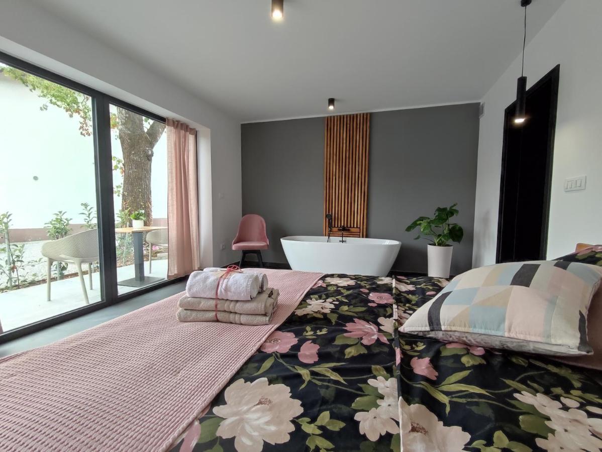 Boutique Rooms By Petric Winery Dobravlje Kültér fotó