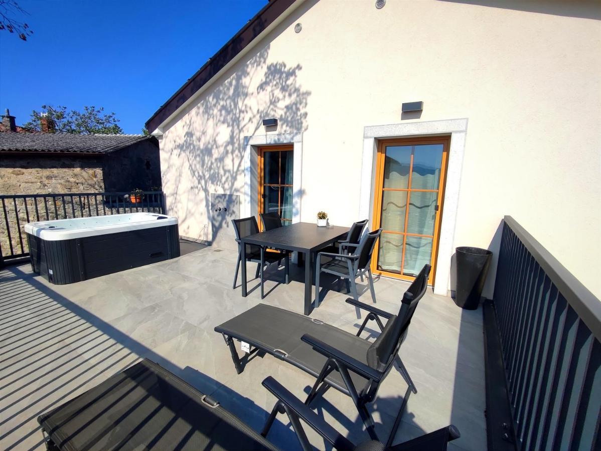 Boutique Rooms By Petric Winery Dobravlje Kültér fotó